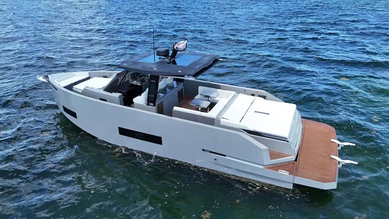 De Antonio Yachts D42