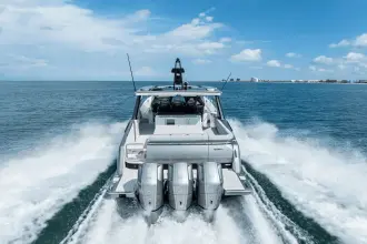 Thumbnail von Azimut 48