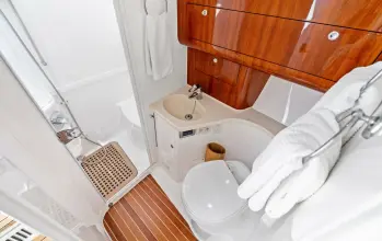 Thumbnail von Intrepid 430 Sport Yacht Lil' Sumpin II