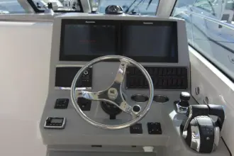 Thumbnail von Boston Whaler 345 Conquest