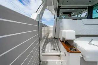 Thumbnail von Tiara Yachts 48LS