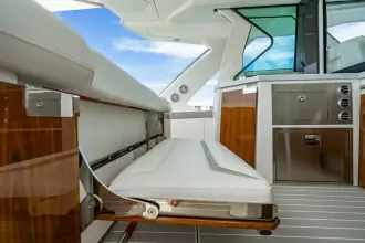 Thumbnail von Tiara Yachts 48LS