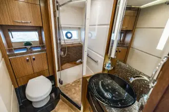 Thumbnail von Sea Ray L650 Fly Myśli, że to jego