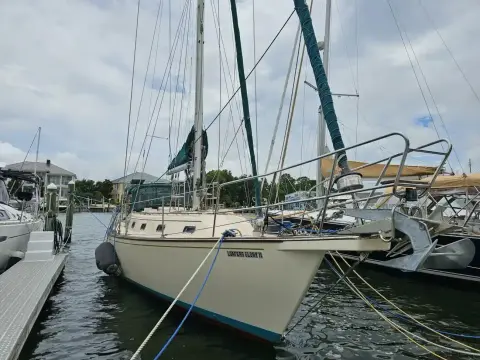Island Packet 44 Loafer's Glory II