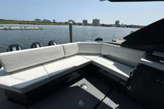 Thumbnail von Cruisers Yachts 38 GLS OB