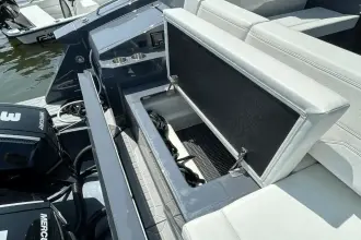 Thumbnail von Cruisers Yachts 38 GLS OB