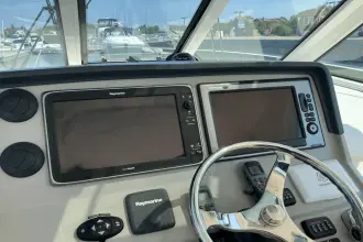 Thumbnail von Boston Whaler 345 Conquest