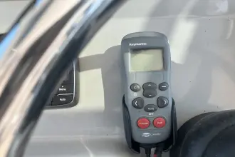 Thumbnail von Boston Whaler 345 Conquest