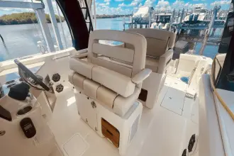 Thumbnail von Boston Whaler 350 Realm