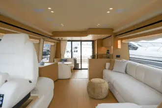 Thumbnail von Azimut 62