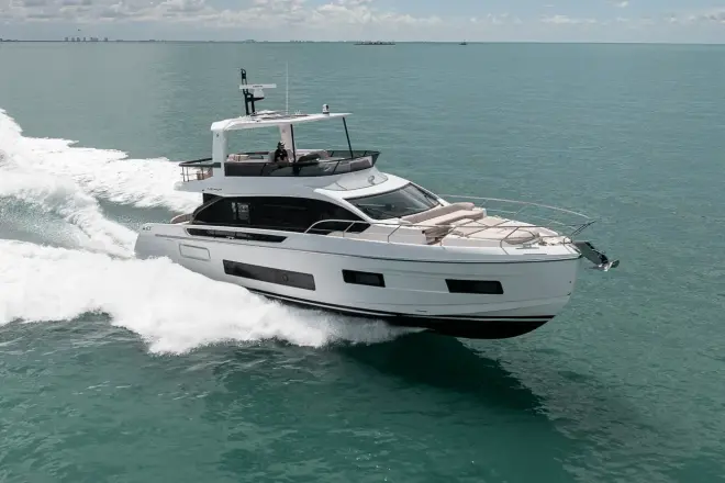 Azimut 62