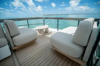 Thumbnail von Azimut 62