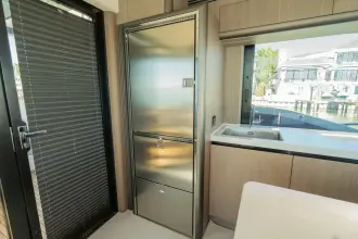 Thumbnail von Galeon 560 FLY