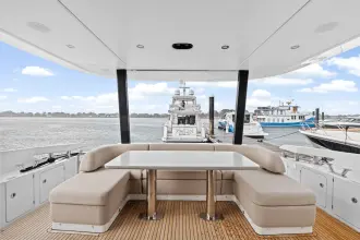 Thumbnail von Azimut 68