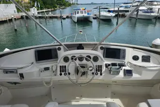 Thumbnail von Carver 444 Cockpit Motor Yacht LA BELLA VITA