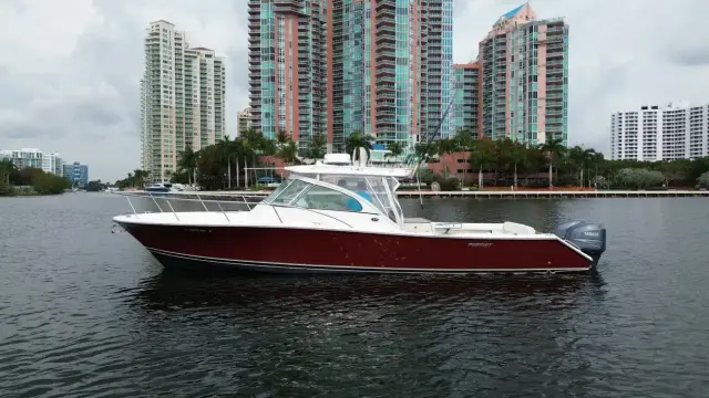 Pursuit Drummond Island Runner 34