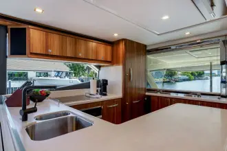 Thumbnail von Riviera 64 Sports Motor Yacht