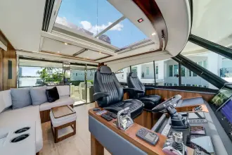 Thumbnail von Riviera 64 Sports Motor Yacht