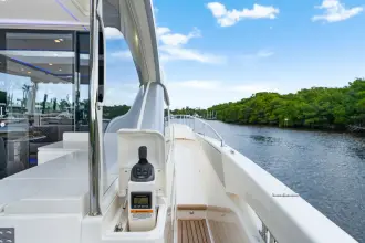 Thumbnail von Riviera 6800 Sport Yacht