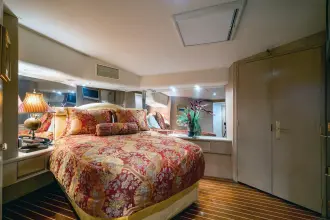 Thumbnail von Hatteras 65 Convertible