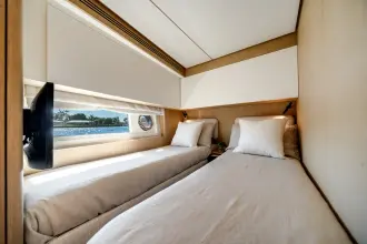 Thumbnail von Azimut 62