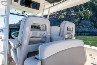 Thumbnail von Boston Whaler 330 Outrage