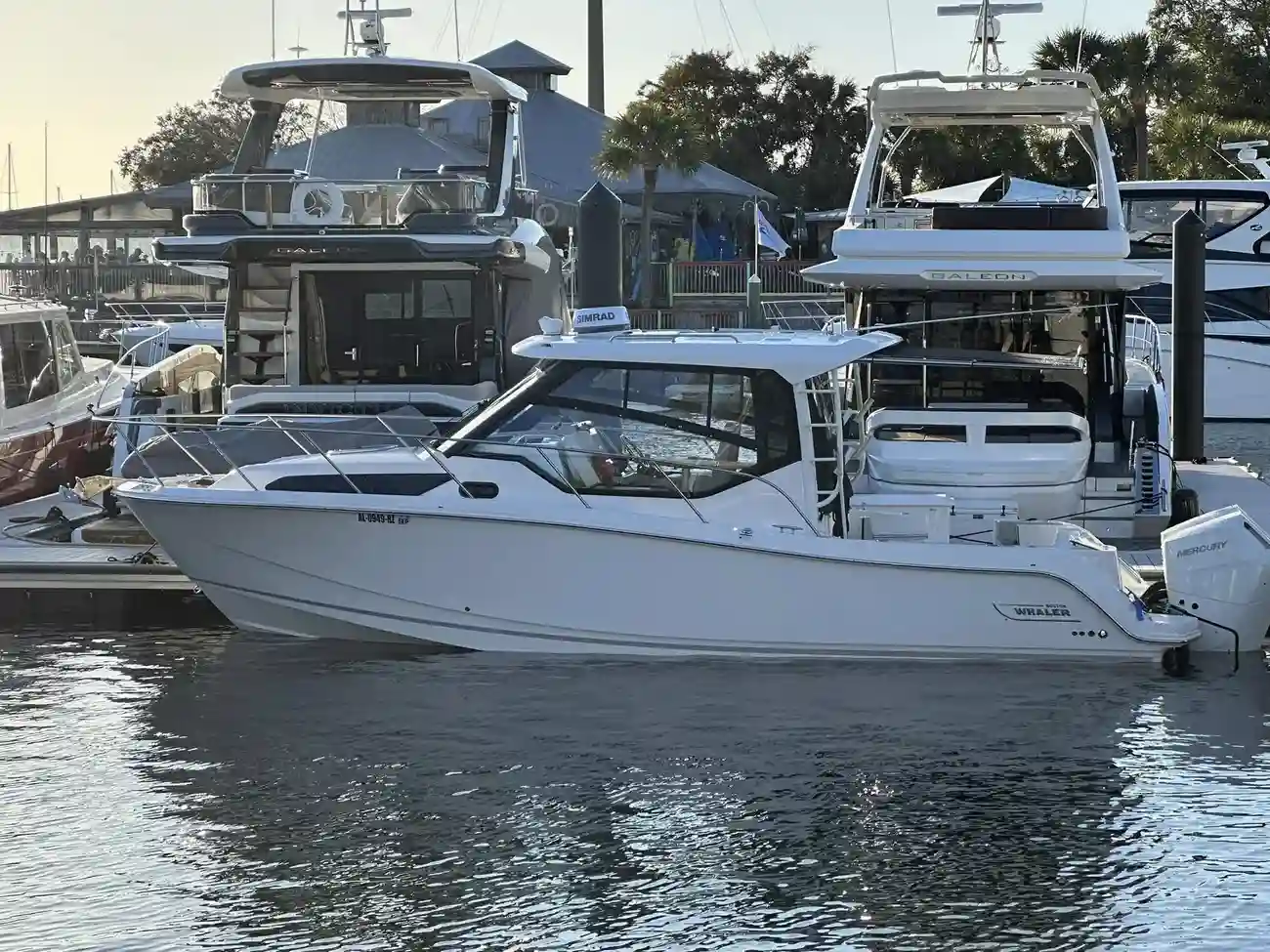 Boston Whaler 325 Conquest