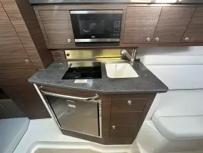 Thumbnail von Boston Whaler 325 Conquest