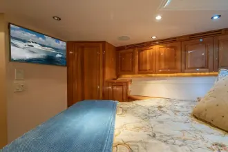 Thumbnail von Hatteras 80 Enclosed Bridge Skylounge Royal Reelin