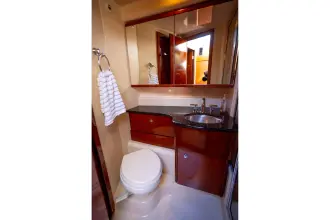 Thumbnail von Meridian 341 Sedan