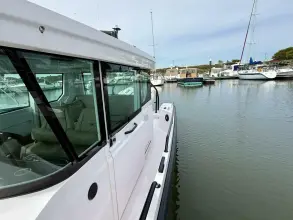 Thumbnail von Axopar 28 Cabin Macchina