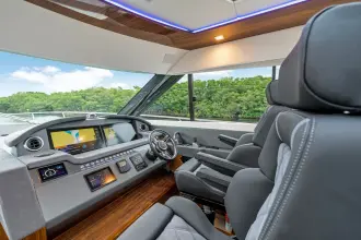 Thumbnail von Riviera 6000 Sport Yacht