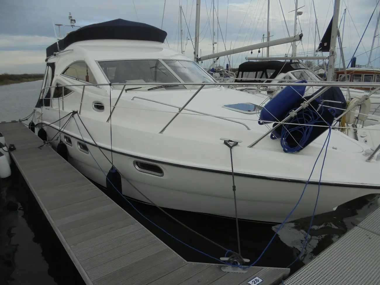 Sealine F34
