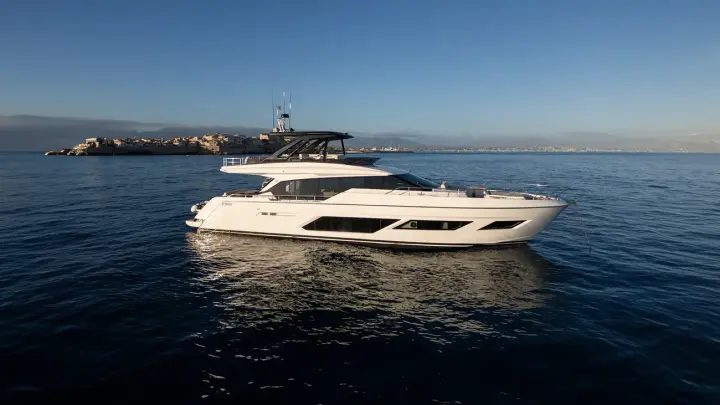 Ferretti Yachts 720 FERRETTI YACHTS 720