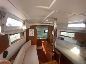 Thumbnail von Beneteau Oceanis 35.1