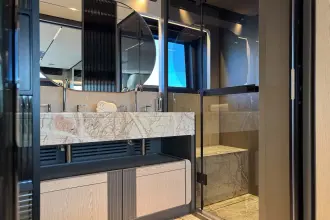 Thumbnail von Ferretti Yachts Infynito 80