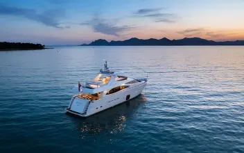 Thumbnail von Ferretti Yachts 830 ONYX