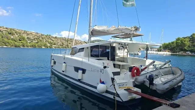 Fountaine Pajot Lucia 40