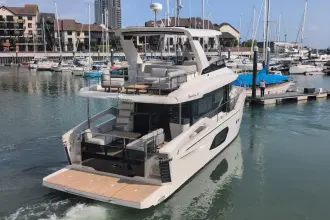 Thumbnail von Absolute Navetta 53 Explore Further