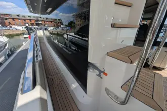 Thumbnail von Absolute Navetta 53 Explore Further