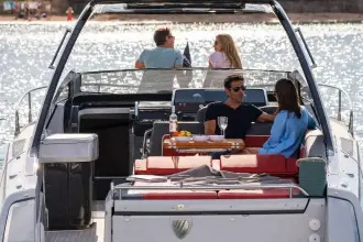 Thumbnail von Fairline F Line 33 Outboard New Cockpit Layout