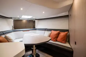 Thumbnail von Fairline F Line 33 Outboard New Cockpit Layout