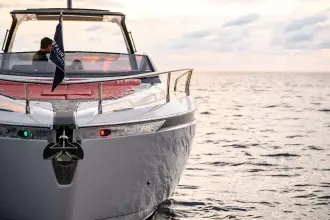 Thumbnail von Fairline F Line 33 New Cockpit Layout