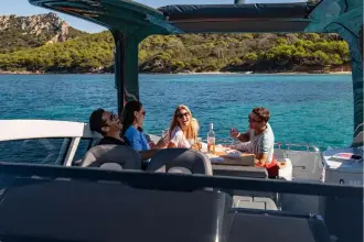 Thumbnail von Fairline F Line 33 New Cockpit Layout