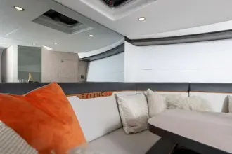 Thumbnail von Fairline F Line 33 New Cockpit Layout