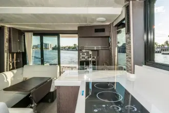 Thumbnail von Galeon 400 FLY