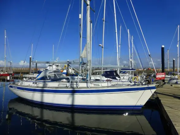 Hallberg-Rassy 39