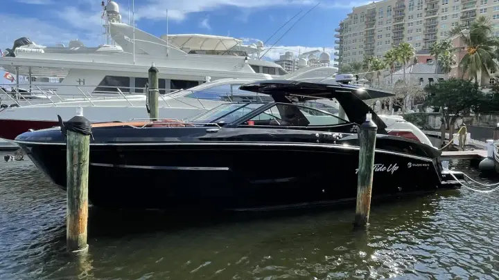 Cruisers Yachts 38 GLS OB