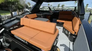 Thumbnail von Cruisers Yachts 38 GLS OB