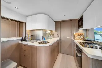 Thumbnail von Sunseeker 86 Yacht